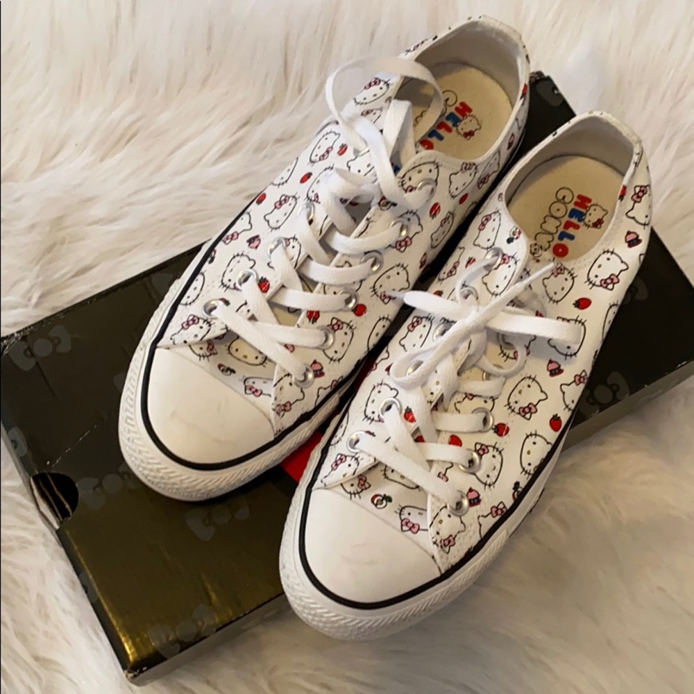 Hello Kitty Converse Size 9